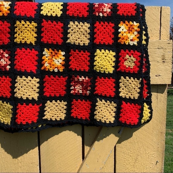 Vintage Crochet Afghan Blanket Quilt Granny Square Cabin Vibes - Picture 3 of 7